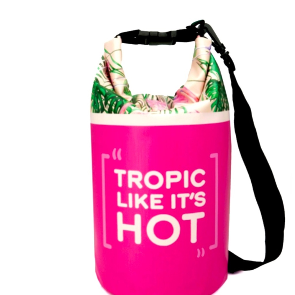 BRAND NEW* waterproof dry bag pool/beach . BAG ONLY